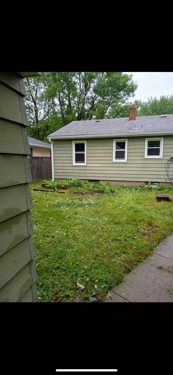 Saint Cloud, MN 56303,817 33rd AVE N