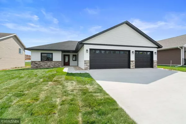 1534 9th AVE SW, Hutchinson, MN 55350