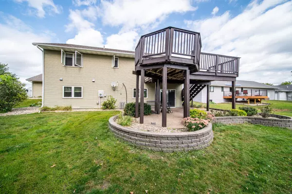 Lake Crystal, MN 56055,131 Charlotte Dr