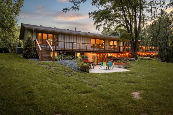 Owatonna, MN 55060,649 Woodhill PL