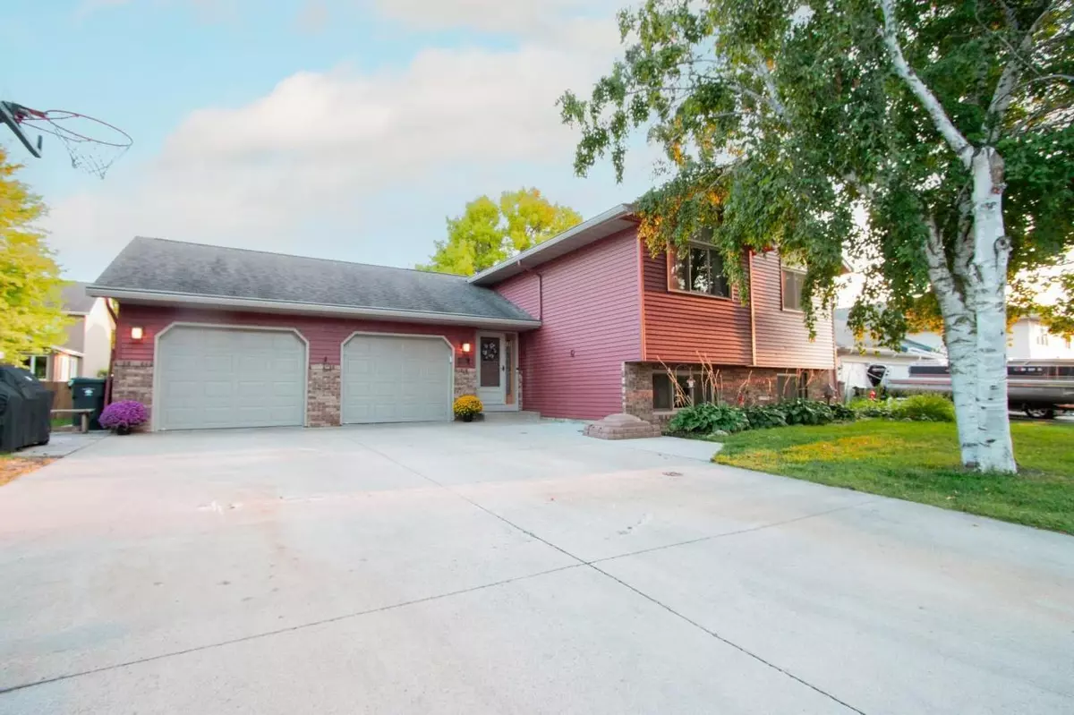 North Mankato, MN 56003,1731 Orchid DR N