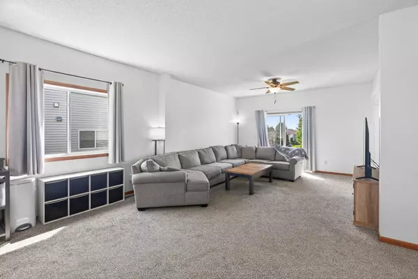 Woodbury, MN 55125,8525 Savanna Oaks LN