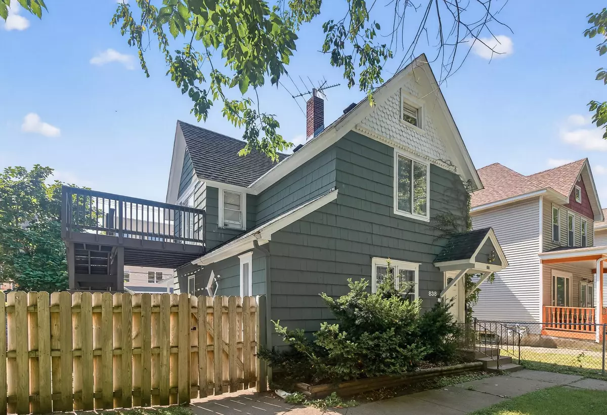 Saint Paul, MN 55104,838 Sherburne AVE