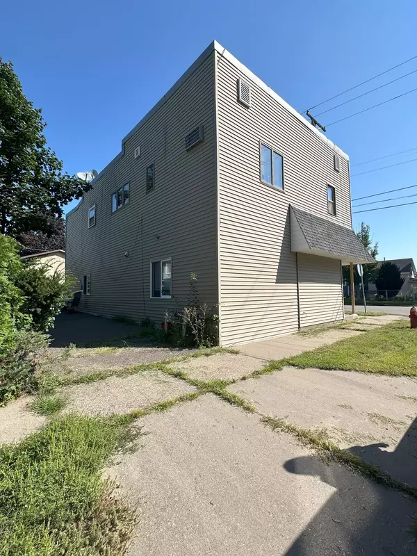 Saint Paul, MN 55106,1237 5th ST E