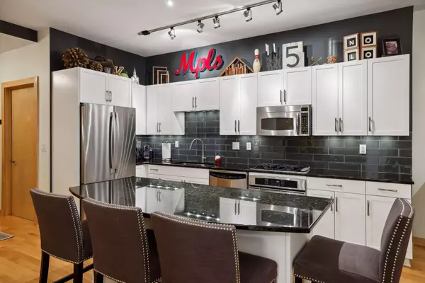 Minneapolis, MN 55401,401 N 2nd ST #208
