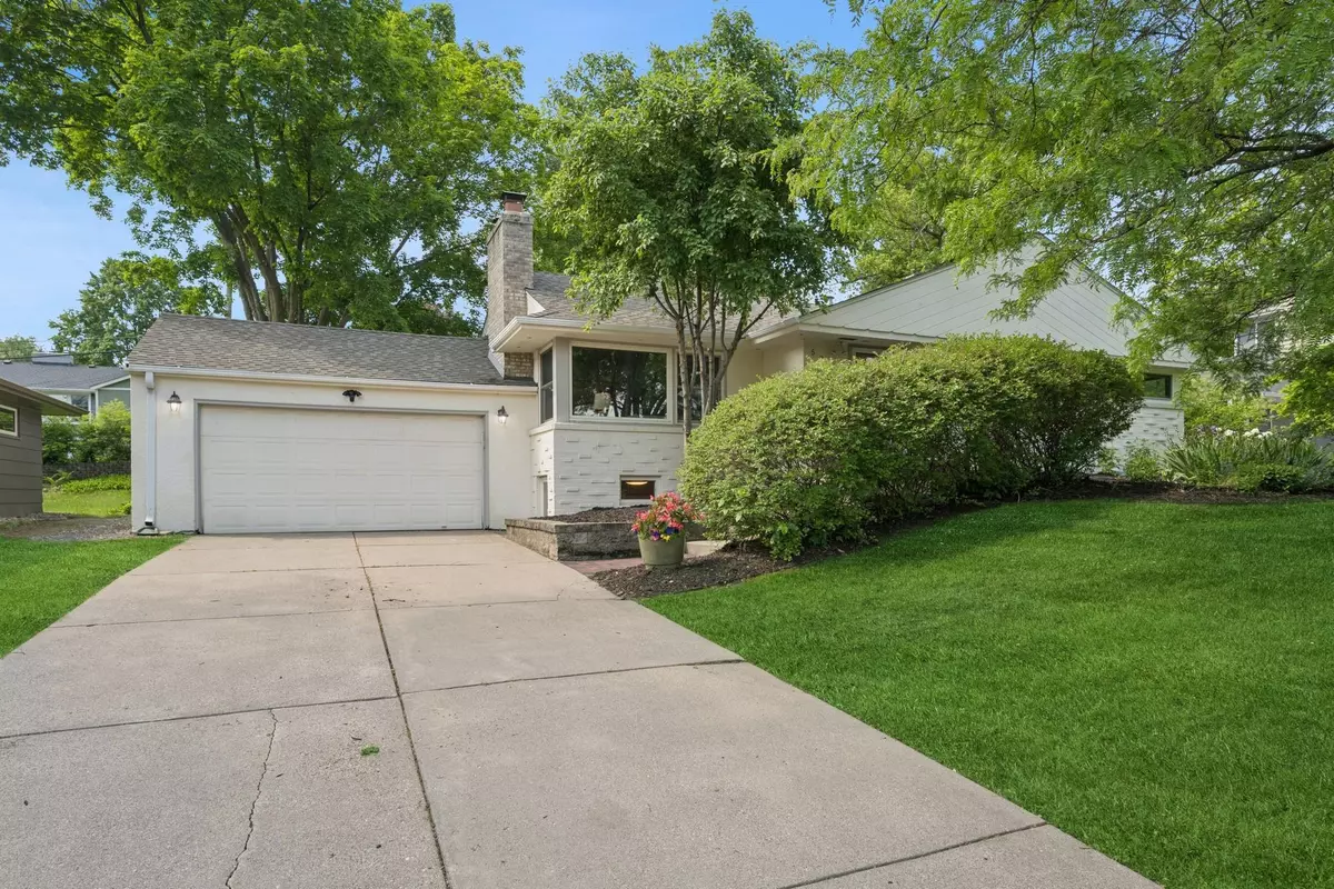 Edina, MN 55436,5209 W 61st ST