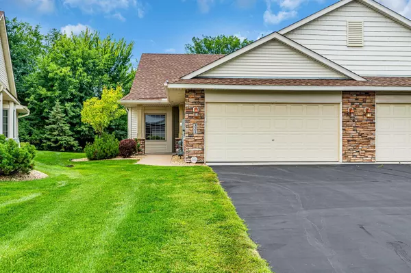 Maplewood, MN 55117,321 Summer PL E