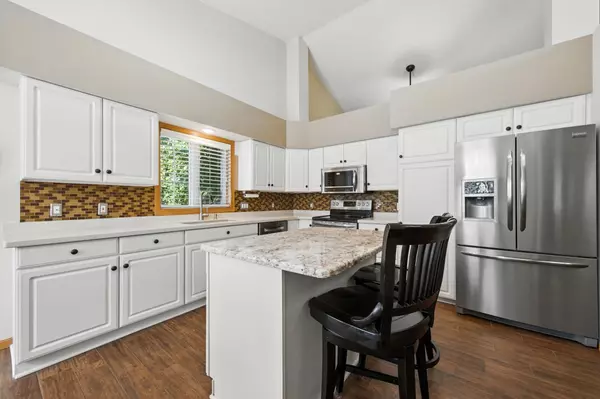 Woodbury, MN 55125,7680 Teal RD