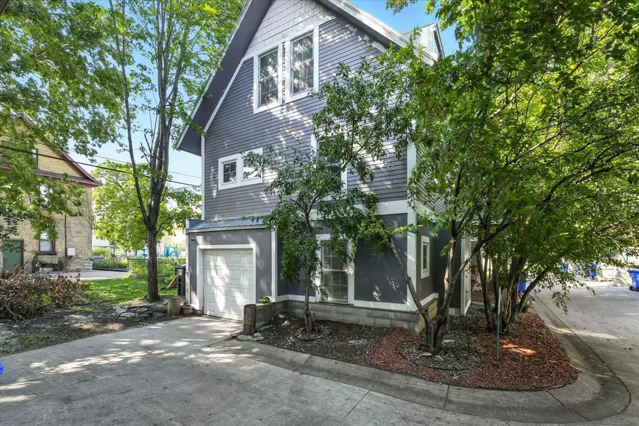 2122 Oakland AVE, Minneapolis, MN 55404