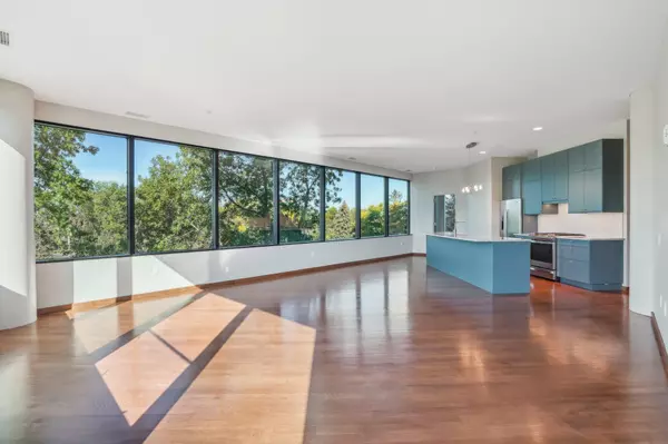 Minnetonka, MN 55343,5601 Smetana DR #304
