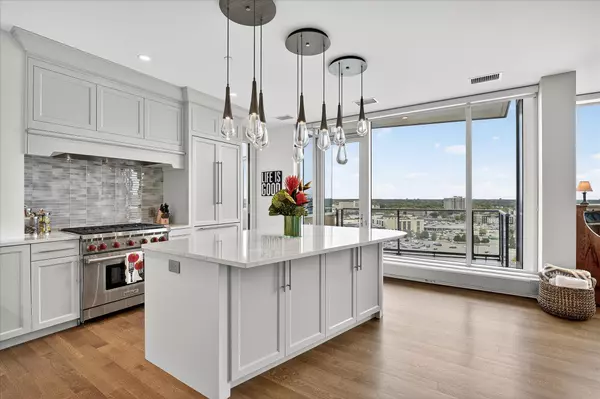 Edina, MN 55435,3209 Galleria #1406