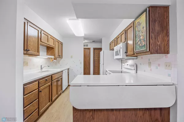 Moorhead, MN 56560,3306 Village Green BLVD #303