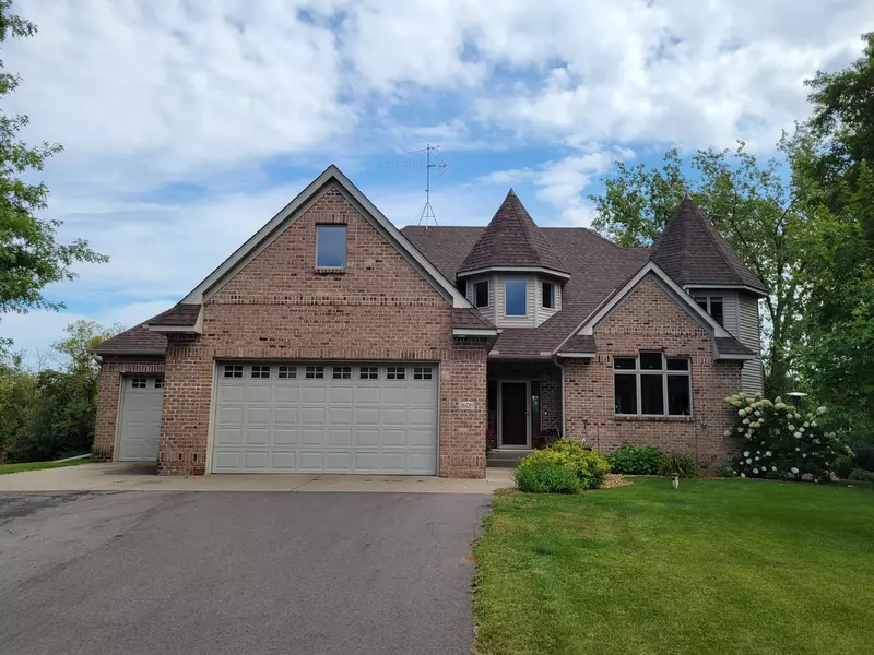 2608 Serenity DR, Saint Cloud, MN 56301