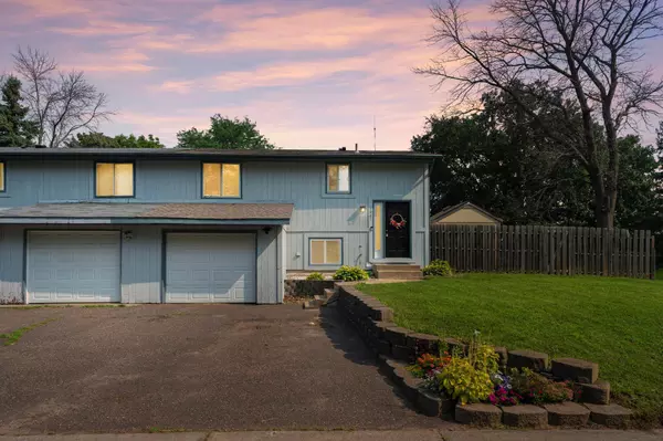 1347 Willow Lake BLVD, Vadnais Heights, MN 55110