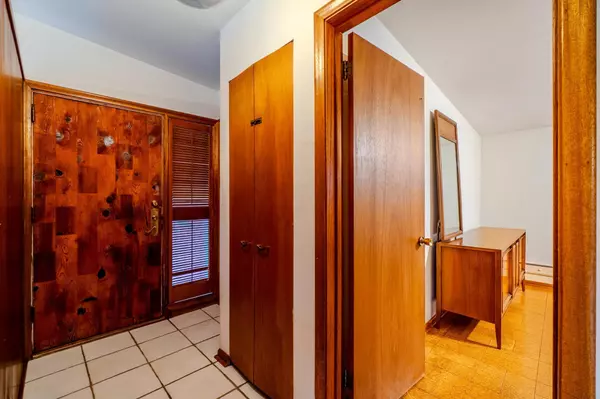 Edina, MN 55439,5820 W 70th ST