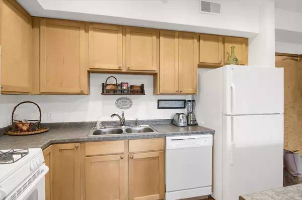 Minneapolis, MN 55407,2900 11th AVE S #402