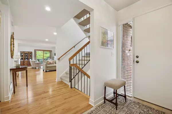 Edina, MN 55436,6104 Blake Ridge RD
