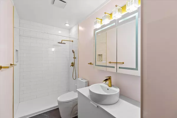 Long Lake, MN 55356,2038 Grand AVE