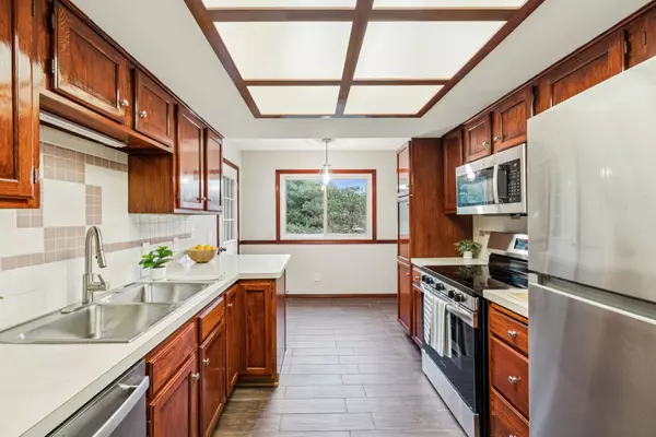 Maple Grove, MN 55369,6219 Magda DR #D