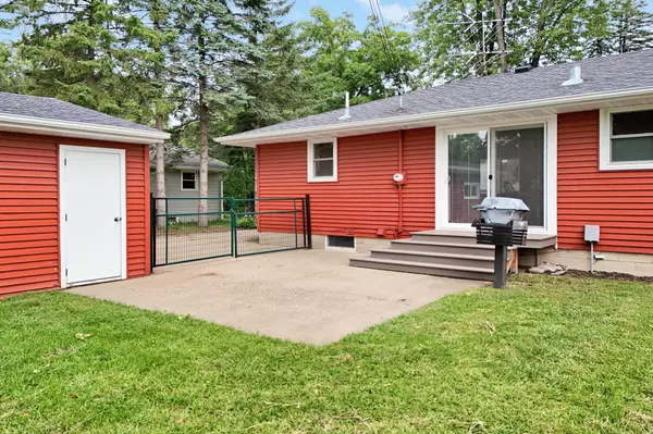 Hastings, MN 55033,1906 Oak ST