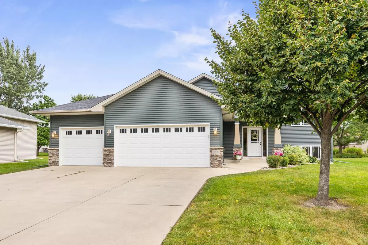 Hutchinson, MN 55350,223 Summerset LN SE