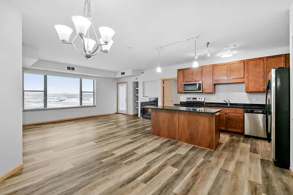 Saint Louis Park, MN 55426,1155 Ford RD #512