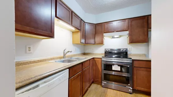 Minneapolis, MN 55404,924 21st AVE S