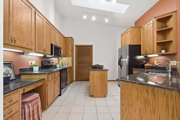 Woodbury, MN 55125,1708 Kerry LN