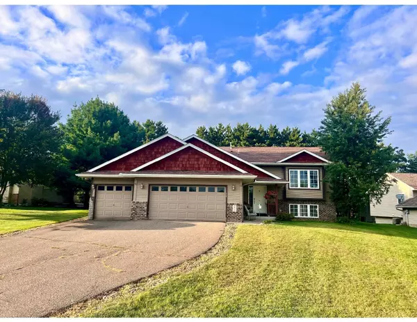 321 Blue Spruce LN, Somerset, WI 54025