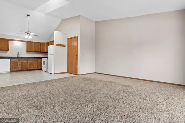 Vadnais Heights, MN 55127,3300 Greenbrier ST #3300C