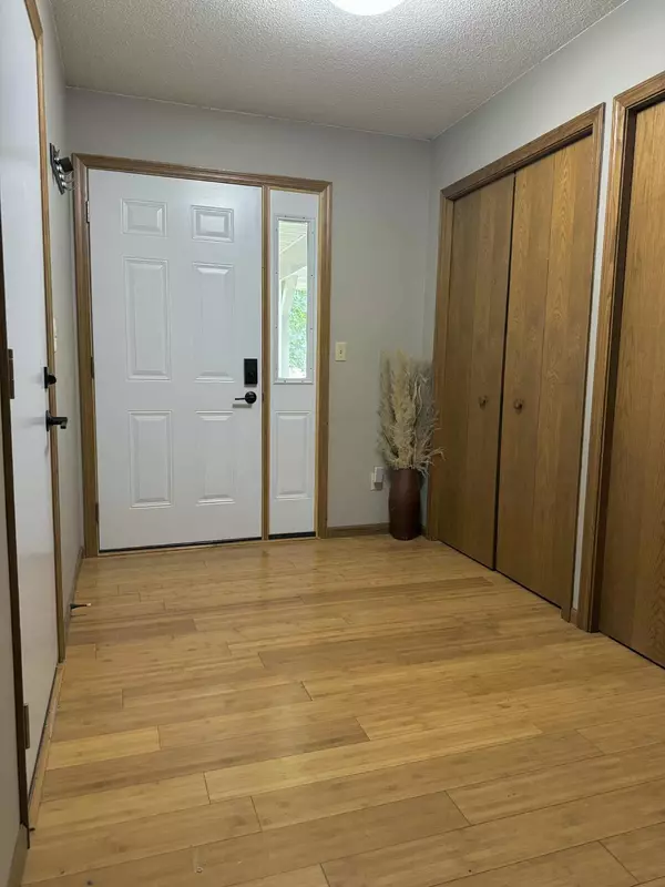 Saint Cloud, MN 56303,2817 Stearns WAY