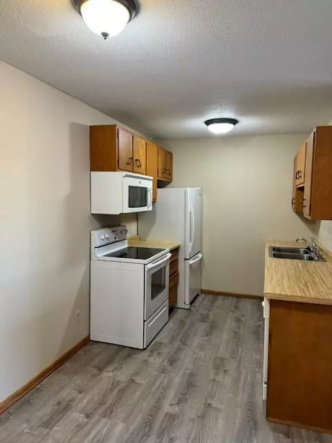 Golden Valley, MN 55427,9141 Highway 55 #306