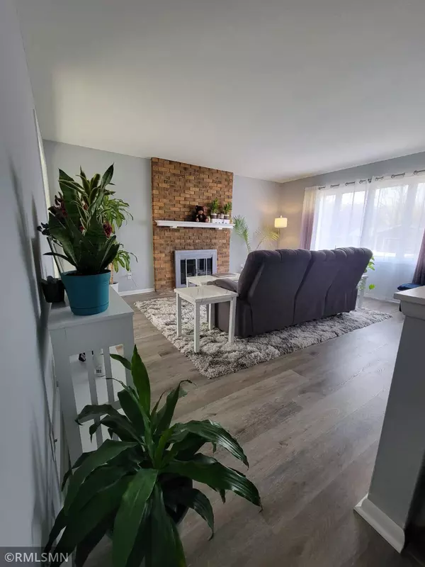 Hopkins, MN 55343,709 6th AVE S