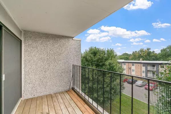 Eagan, MN 55122,4110 Rahn RD #315