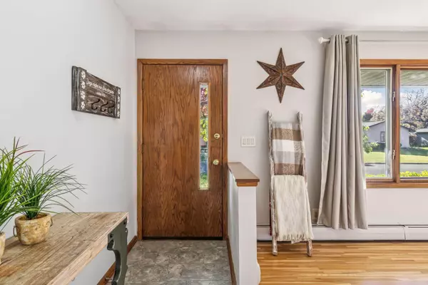 Burnsville, MN 55337,11017 27th AVE S