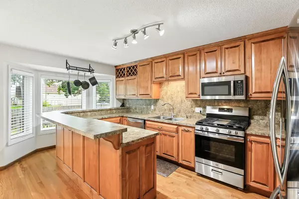 9887 Ilex ST NW, Coon Rapids, MN 55433
