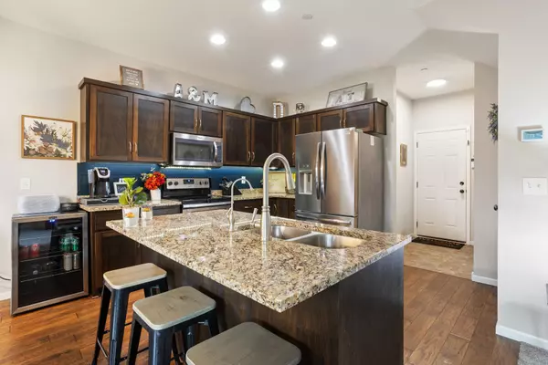 Burnsville, MN 55337,12276 River Valley DR