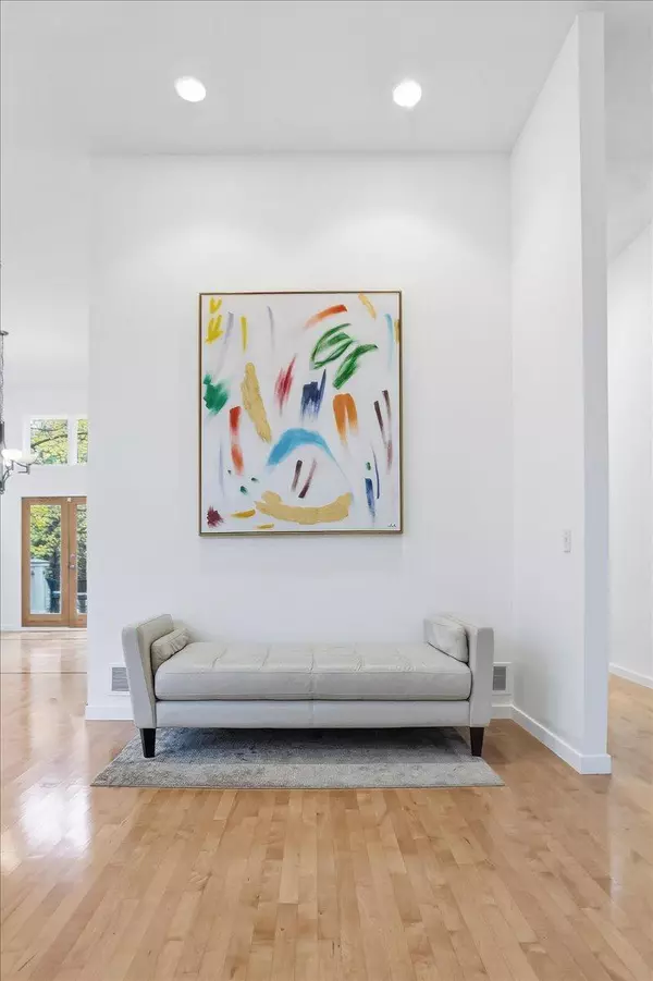 Minneapolis, MN 55401,506 River ST