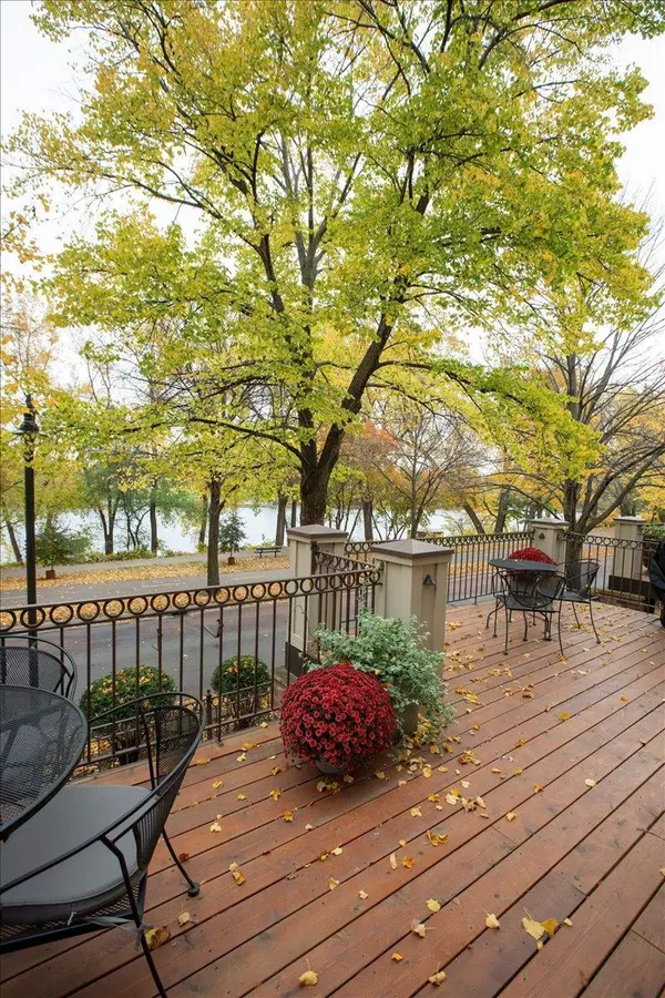 Minneapolis, MN 55401,506 River ST