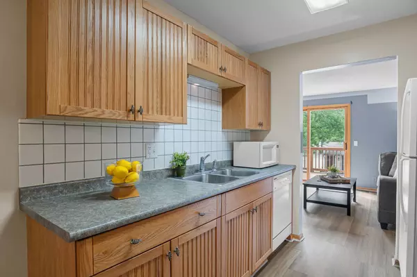 Burnsville, MN 55337,55 River Woods LN