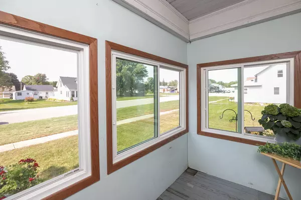 Dover, MN 55929,112 Main ST N