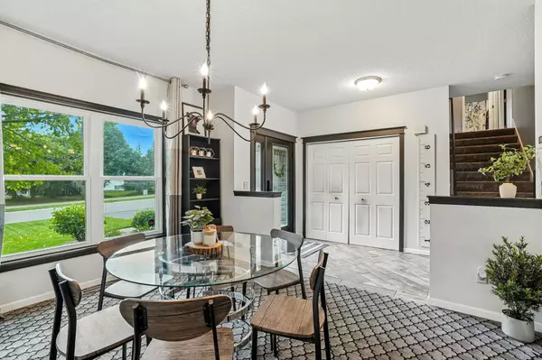 Woodbury, MN 55125,8614 Timberwood RD