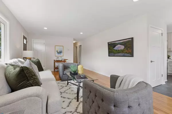 Chaska, MN 55318,1309 Parallel ST