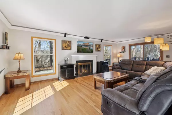Minnetonka, MN 55305,1701 Oakland RD