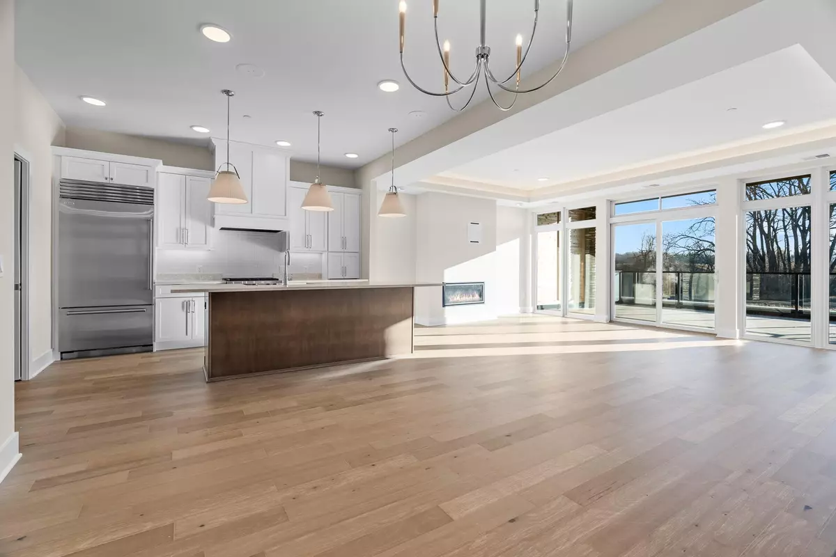 North Oaks, MN 55127,1 Hill Farm RD #110