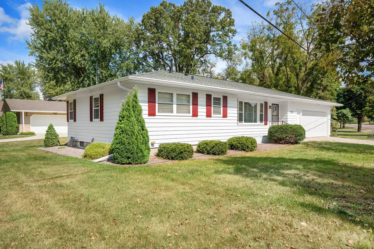 Owatonna, MN 55060,808 Cherry ST