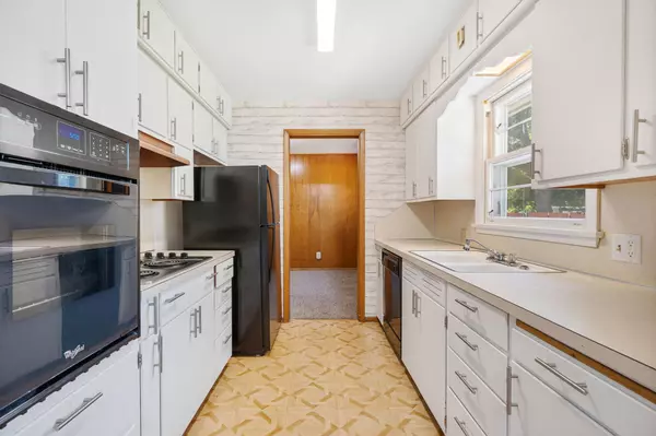 Owatonna, MN 55060,808 Cherry ST