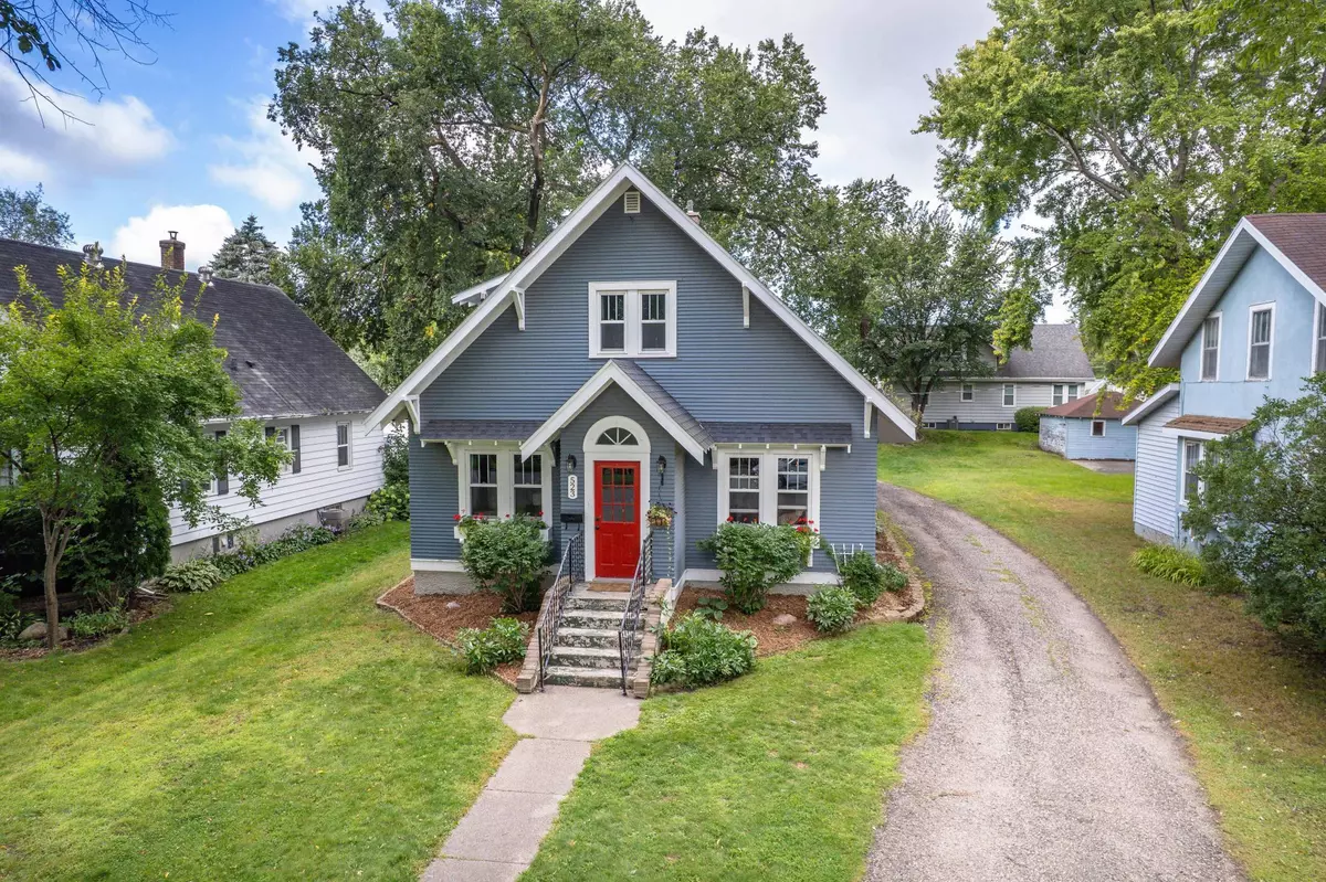 Fergus Falls, MN 56537,523 N Broadway