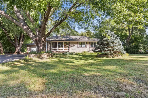 Burnsville, MN 55306,1212 Hillside LN
