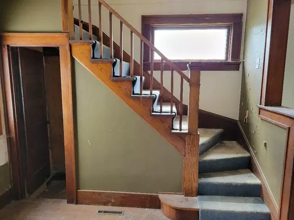 Wells, MN 56097,143 1st AVE SE